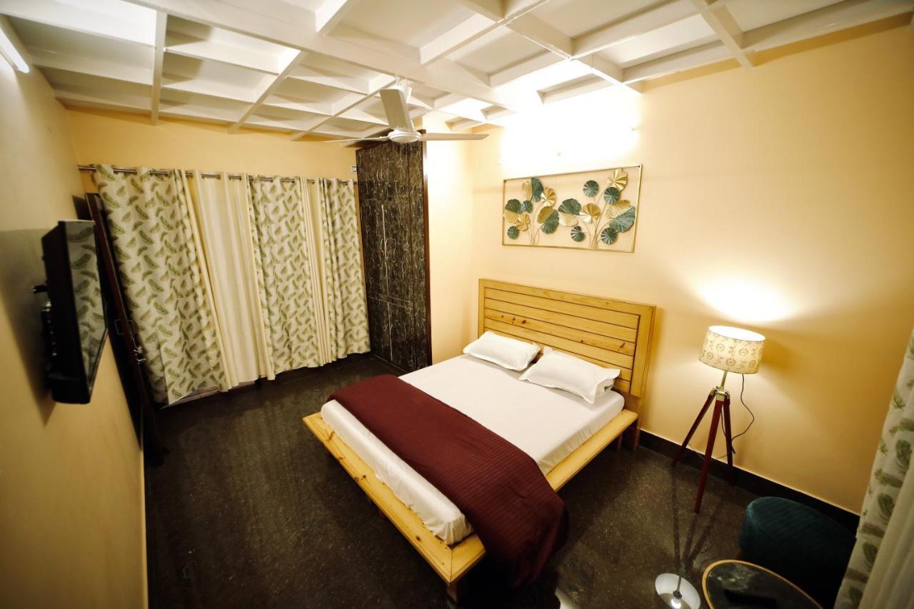 The Location, A Penthouse Hotel Dehradún Kültér fotó