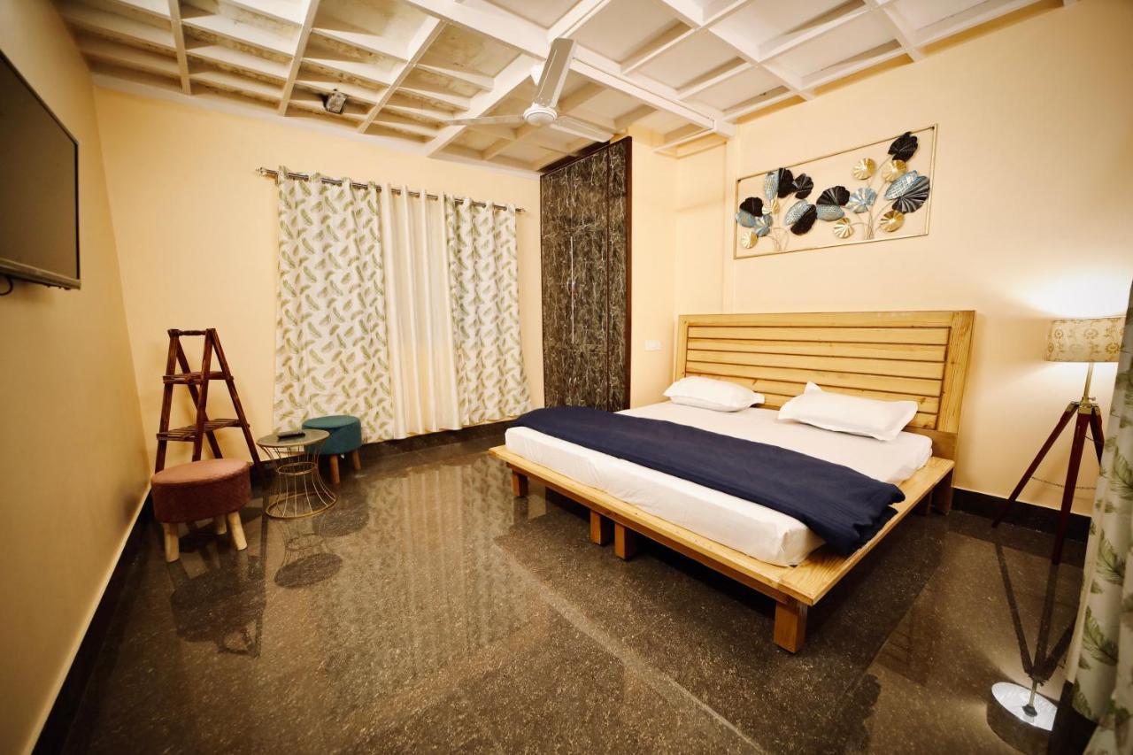 The Location, A Penthouse Hotel Dehradún Kültér fotó