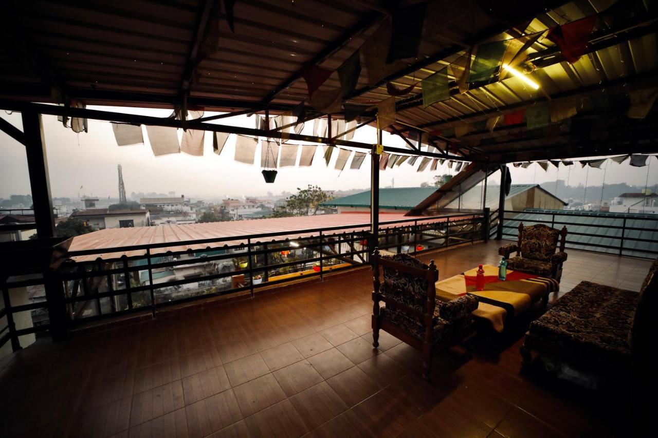 The Location, A Penthouse Hotel Dehradún Kültér fotó