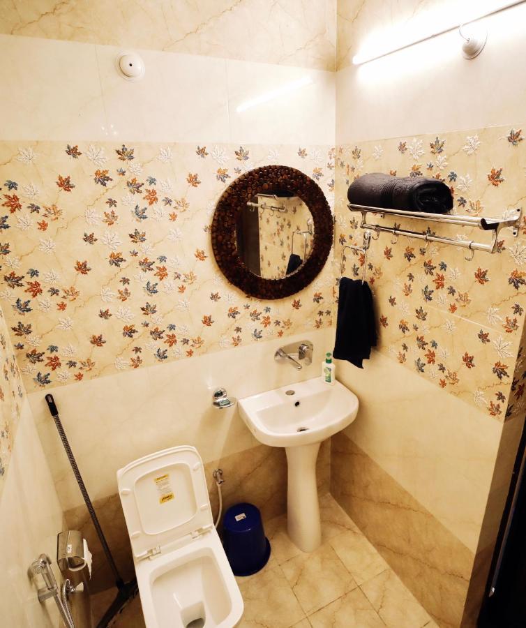 The Location, A Penthouse Hotel Dehradún Kültér fotó