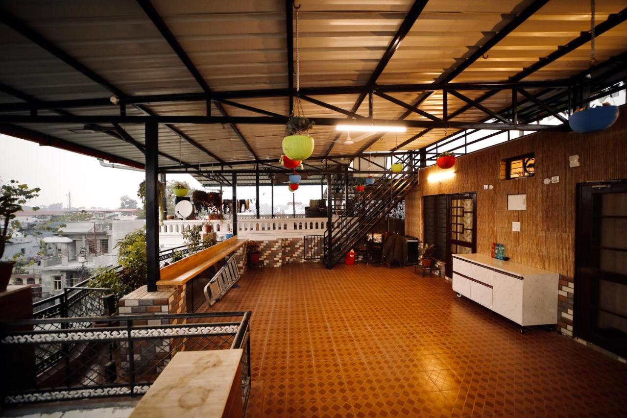 The Location, A Penthouse Hotel Dehradún Kültér fotó